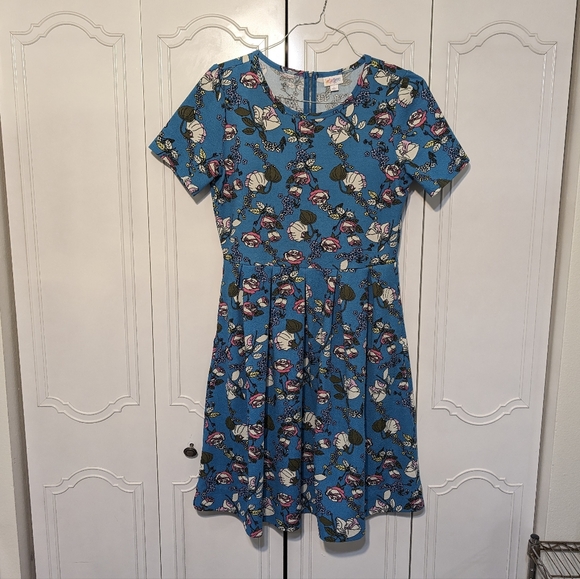 Light blue floral short sleeved dress with pockets ๐ธ๐ comfy stretch fit flare - Picture 2 of 9